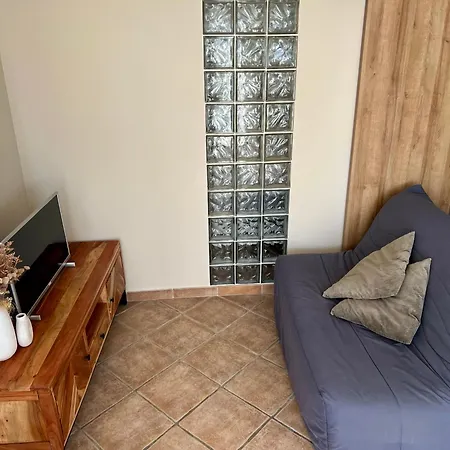 L'arancetu Vue Avec Piscine דירה